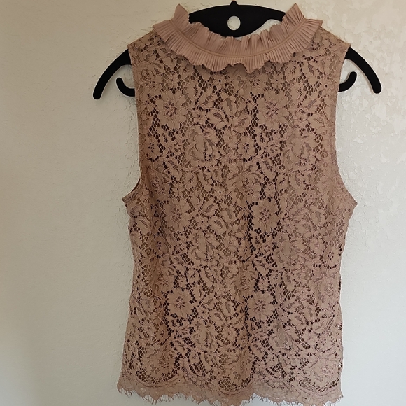 J. Crew Pink Lace Sleeveless Blouse( Welcome Offers😘) - Picture 6 of 6